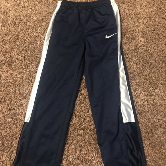 nike basketball sweat suits